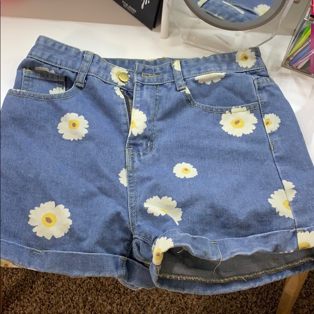 Cute flower shorts